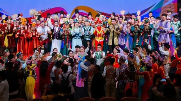 DB官方网站文旅集团亮相“出发吧！新疆”全国文旅推介会